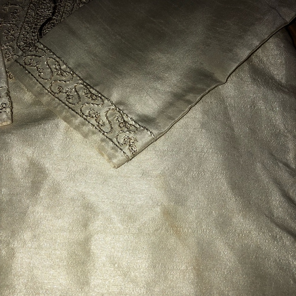 Indian Outfit - Picture 4 of 5